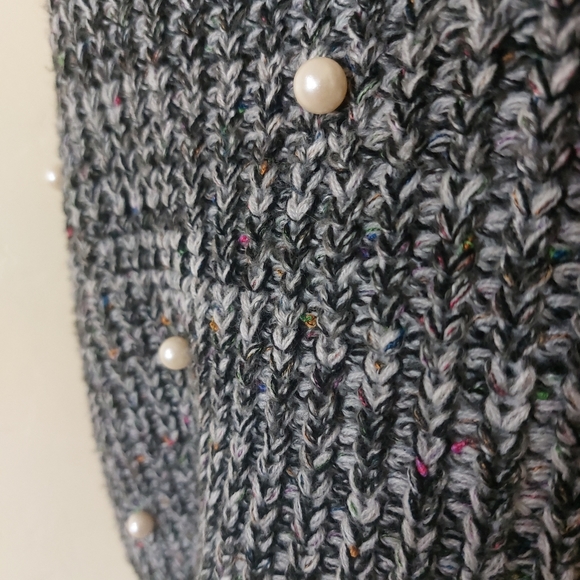 Shop17 Heathered Grey Oversized Chunky Beaded Cropped Thick Knit Sweater - Picture 4 of 13